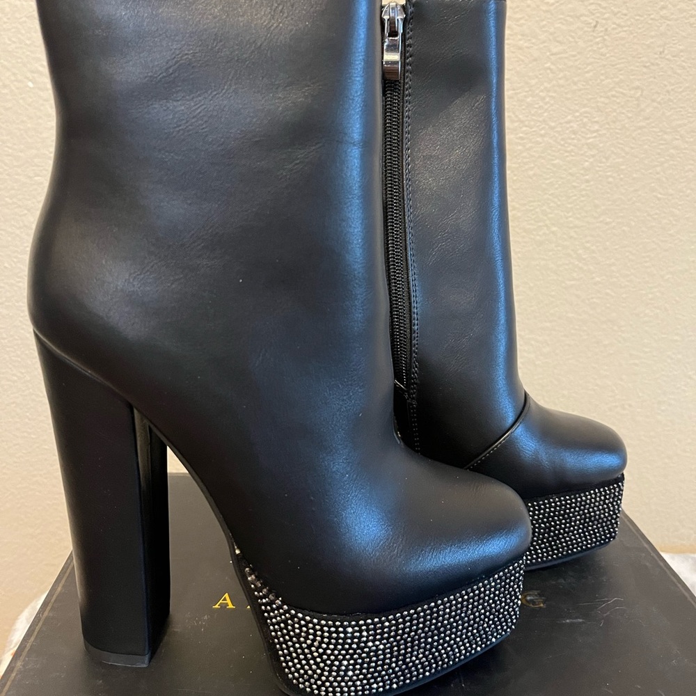 Azalea wang - Picture 3 of 5